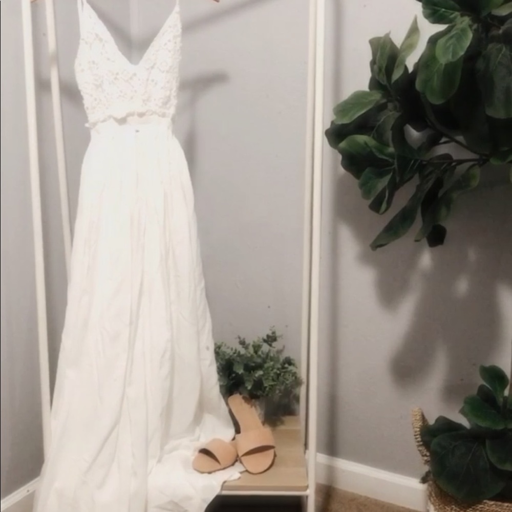 Backless maxi dress